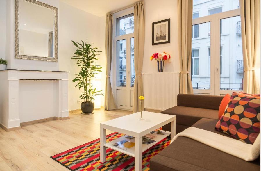 - Steps Grand Place - Local Vibrant Neighbourhood Brussels