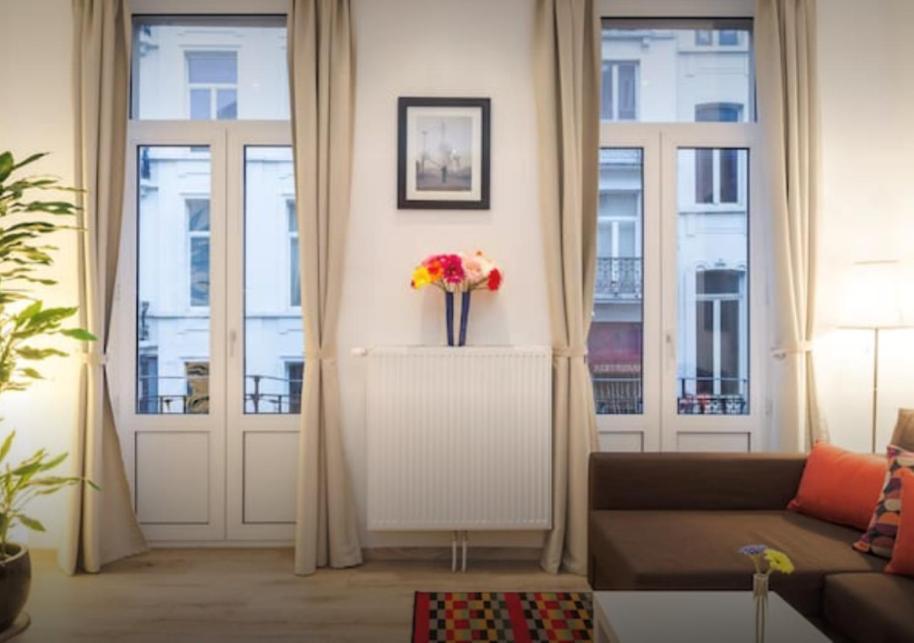 Appartement - Steps Grand Place - Local Vibrant Neighbourhood *